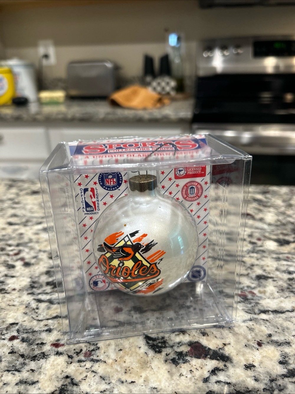 Baltimore Orioles glass ornament